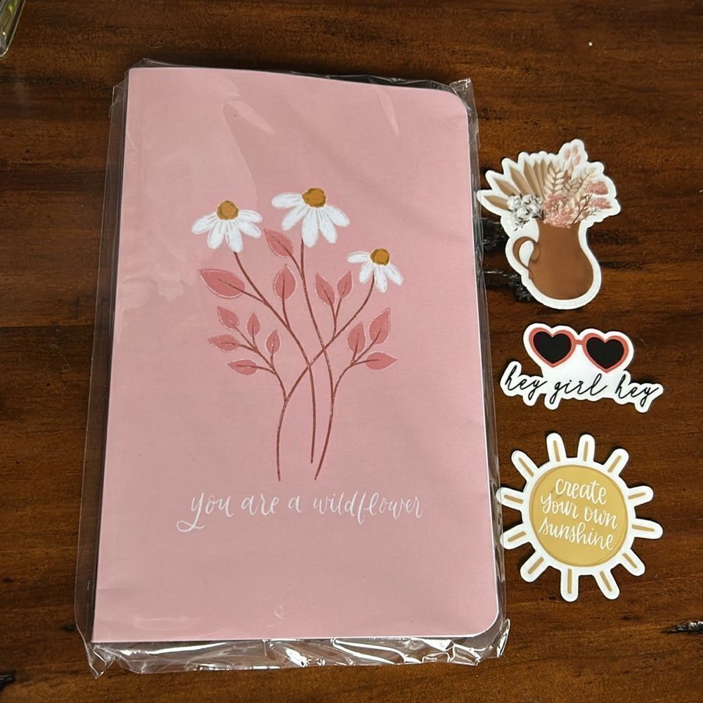 Notebook Elyse Breanne plus 3 stickers all new